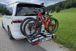Nosič kol může řidiče přijít draho. Za častou chybu hrozí pokuta až 10 tisíc korun